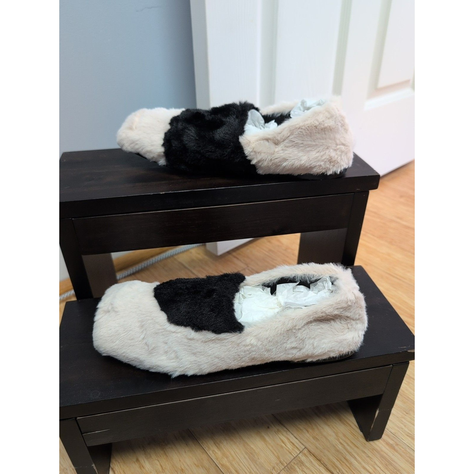 Nwob Vhny Vivienne Hu Color Block Slippers Cream/Black Faux Fur Size 8.5-9 Eu39
